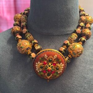 Beautiful High End Jewelry Show